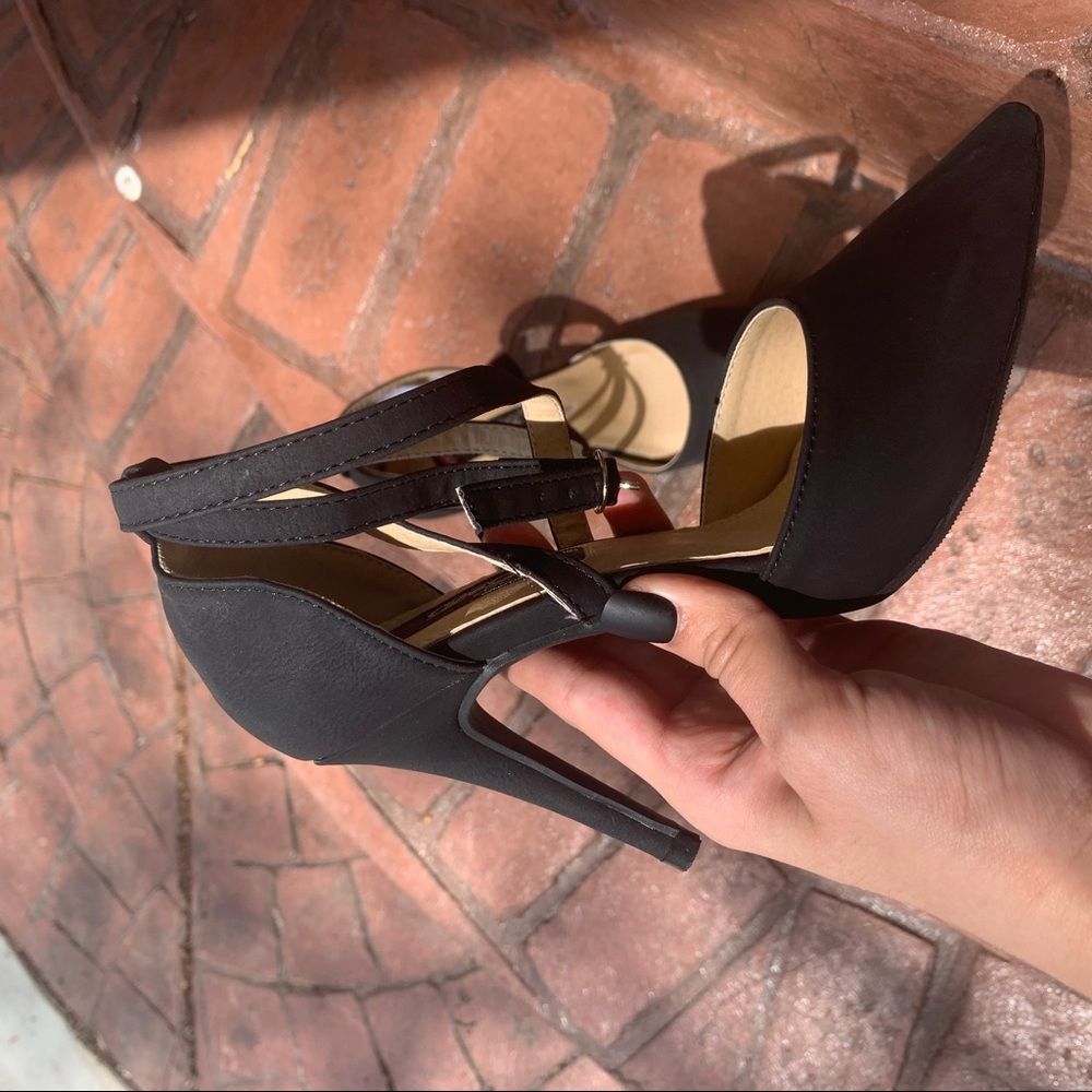 BRAND NEW BLACK HEELS